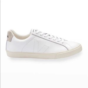 VEJA Esplar Leather Logo Sneakers in Extra White
